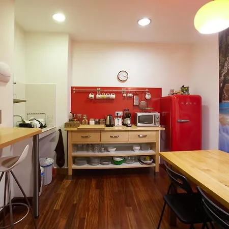 Aia Guest house 2*